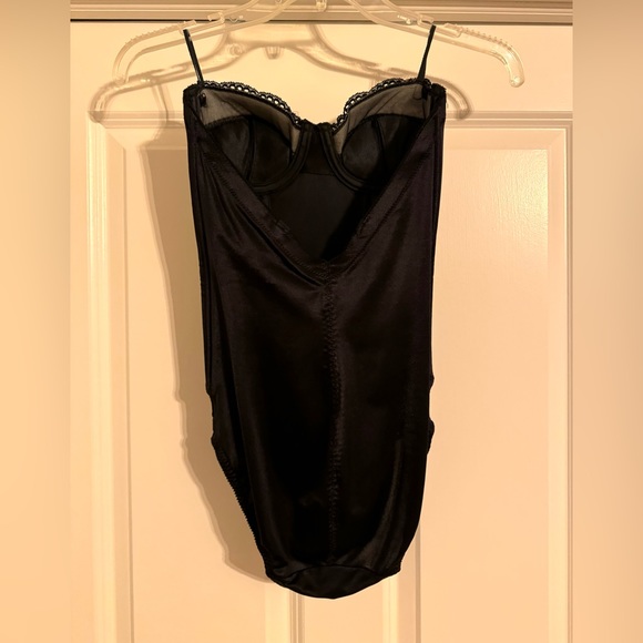 Black Bustier with Lace - Picture 5 of 6